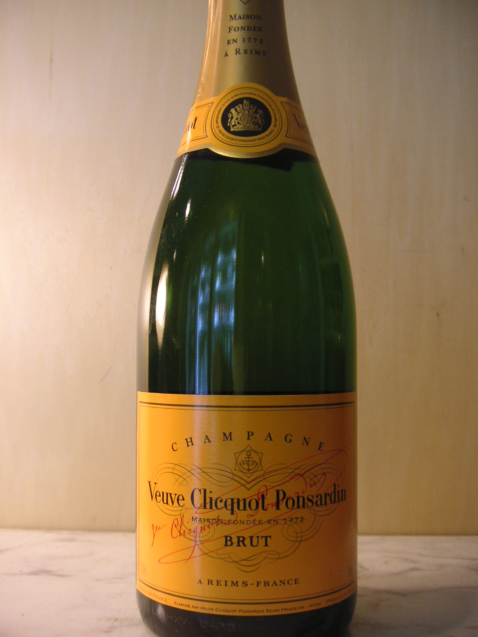 Veuve Clicquot Ponsardin ヴーヴ・クリコ ポンサルダン購入考えています