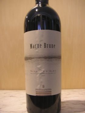 ネッビオーロ・ダルバ　"マルネ・ブルーネ"／フォンタナフレッダ (Nebbiolo d'Alba Marne Brune/ Fontana Fredda)